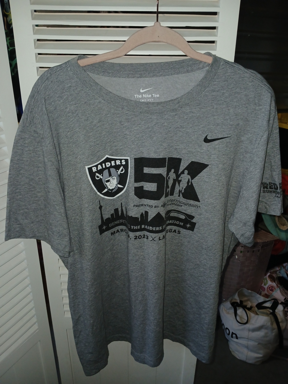 Nike Las Vegas Raiders 5K Run Dri-FIT Graphic Tee Heather Grey XL